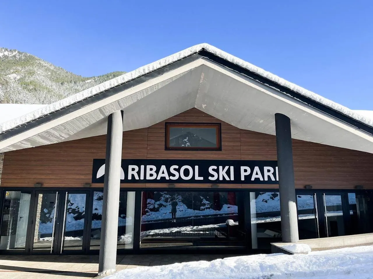 Increibles Vistas Al Valle De Arinsal Ny - A Pie De Pistas - Parking Incluido L By Bonesvacances