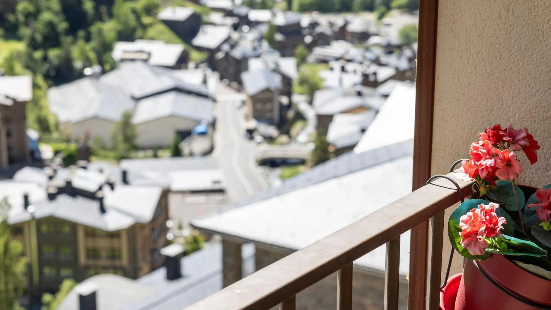Appartamento Increibles Vistas Al Valle De Arinsal Ny - A Pie De Pistas - Parking Incluido L By Bonesvacances